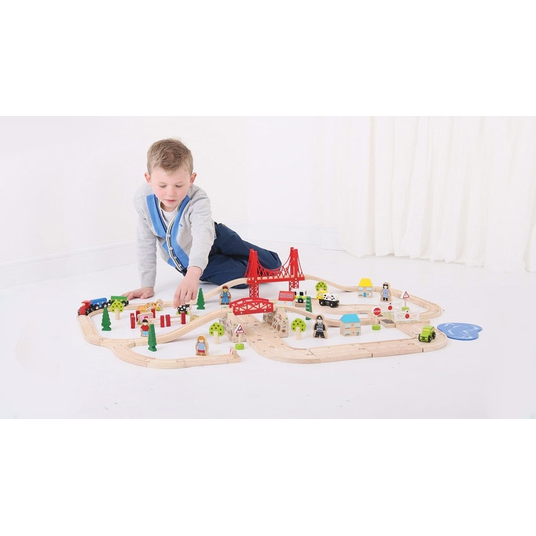 Bigjigs Medinės trasos ir traukinuko rinkinys, 80 detalių BJT021