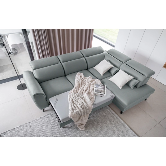 Kampinė sofa Noble su patalynės dėže, audinys Savoi 100