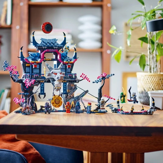 LEGO® 71813 NINJAGO® Šešėlių dodžo su vilko kauke