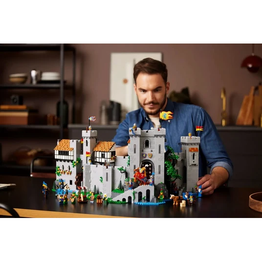 LEGO ICONS 10305 Lõvi rüütli loss koos vappidega