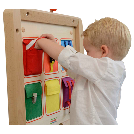 MASTERKIDZ Puidust paindlik seinamanipulatsioonilaud Värvilised taskud Sangad ja kleebised