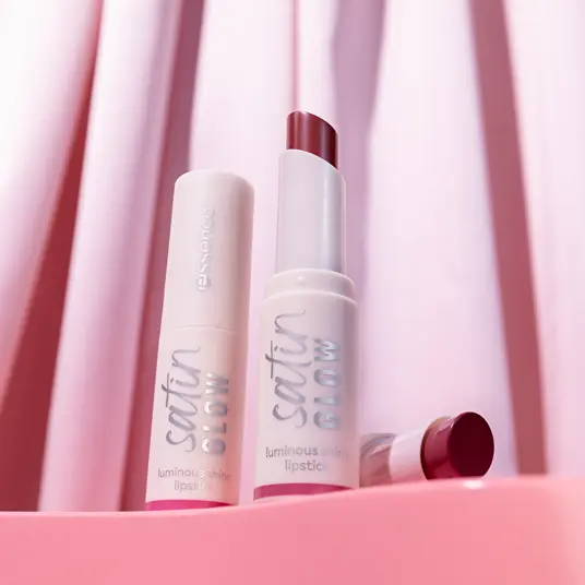 essence - Satin Glow Glossy Lipstick - 02 Blushin It