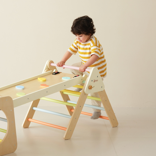 CLASSIC WORLD Montessori puidust kolmnurkne ronimisseade 5in1 - mänguväljak lastele