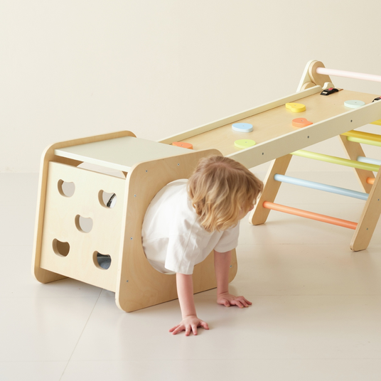 CLASSIC WORLD Montessori puidust kolmnurkne ronimisseade 5in1 - mänguväljak lastele