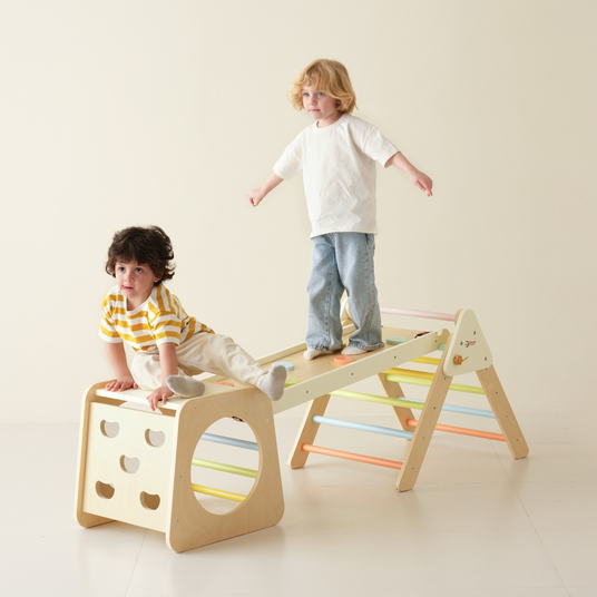 CLASSIC WORLD Montessori puidust kolmnurkne ronimisseade 5in1 - mänguväljak lastele