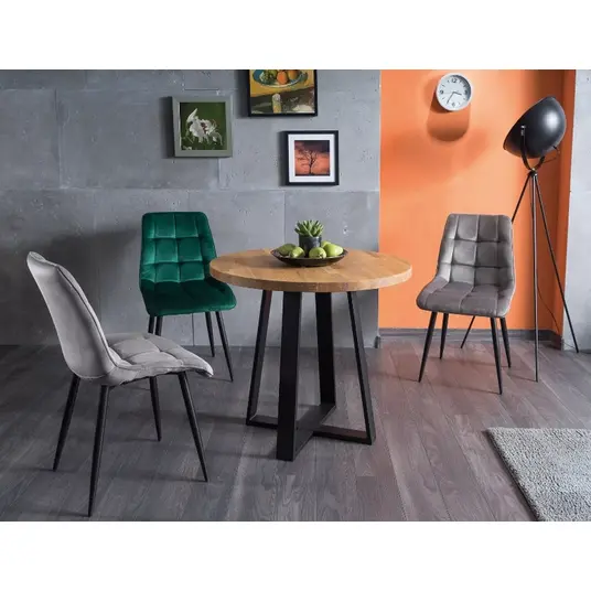 Elegantiška aksomo kėdė