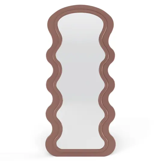 Veidrodis Vale, mediniame rėmelyje, banguotas, organiškos formos, 177 × 75 cm, mocha mousse spalvos