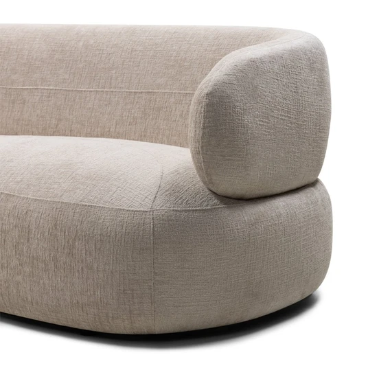 Svetainės sofa Tiubo, apvalūs kontūrai, šviesiai smėlio spalvos