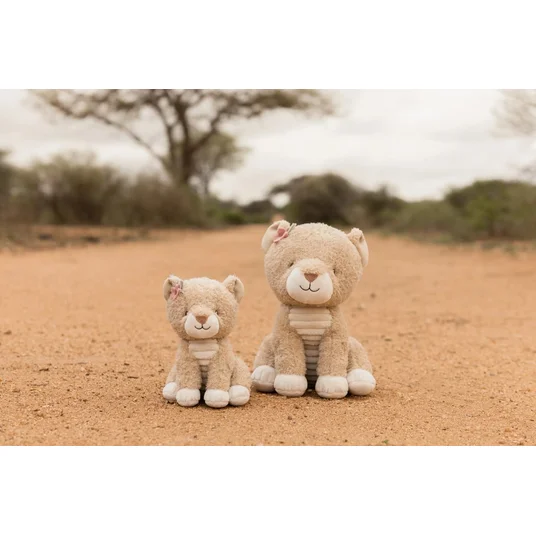 Little Dutch pliušinė liūtė 25 cm Safari Friends GRS