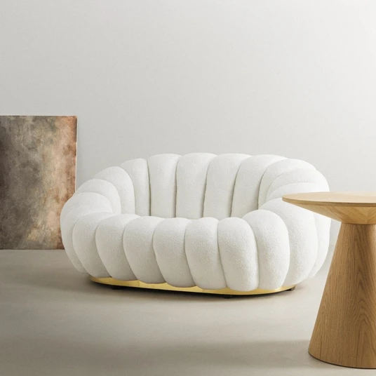 Sofa Firenze, dvivietė, bouclé, apvalūs kontūrai, baltos spalvos