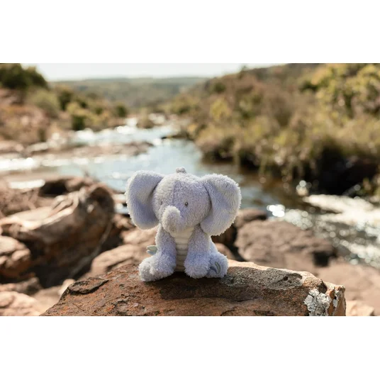 Little Dutch minkštas drambliukas 17 cm Safari Friends GRS