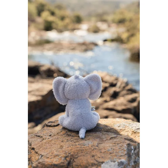 Little Dutch minkštas drambliukas 17 cm Safari Friends GRS