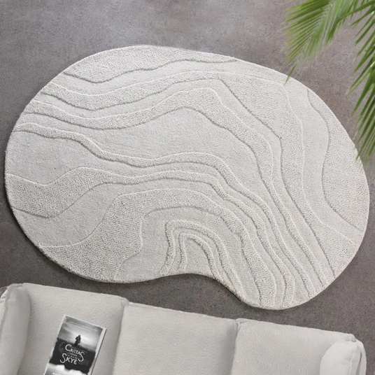 Kilimas Mila, vilnonis, tuftuotas, organiškos formos, 120 × 180 / 160 × 230 / 190 × 290 cm, kreminės spalvos