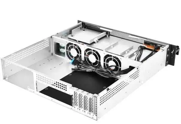 SilverStone RM21-308 Melna