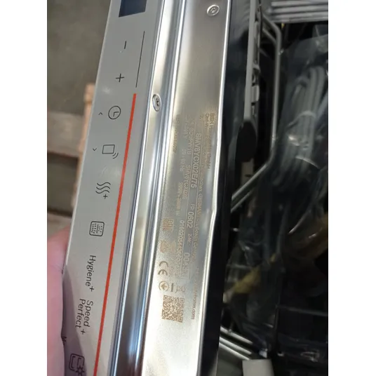 Įmontuojama indaplovė Bosch SMV8YCX02E (defektuota prekė)