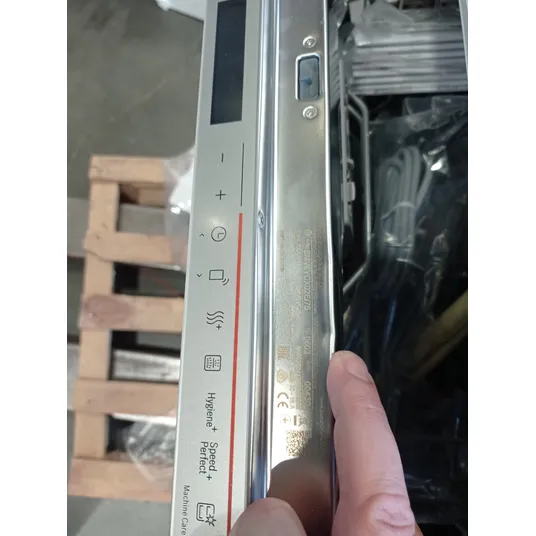 Įmontuojama indaplovė Bosch SMV8YCX02E (defektuota prekė)