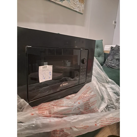 Įmontuojama mikrobangų krosnelė Bosch BFL623MB4 (su defektu)