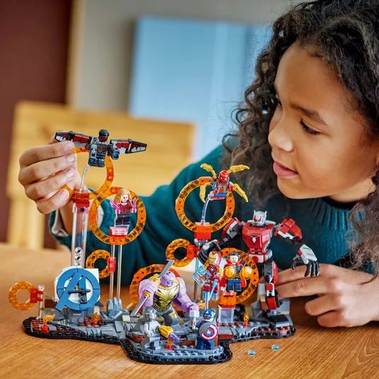 LEGO® 76323 ǀ Marvel Keršytojai. Pabaiga lemiamas mūšis (pažeista pakuotė)